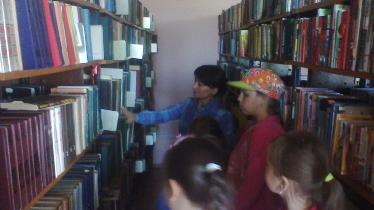 "Библиотечные бродилки": в Торханской сельской библиотеке прошло очередное мероприятие в рамках Программы летнего чтения