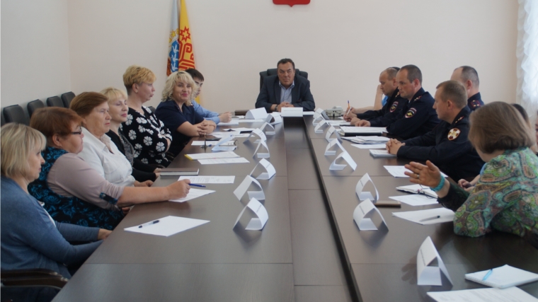 В администрации Калининского района г. Чебоксары проведено расширенное заседание комиссии по профилактике правонарушений
