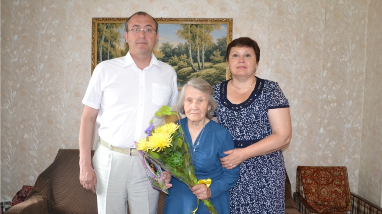 90-летний юбилей отмечает жительница Алатыря, ветеран труда Вера Ивановна Марзалюк