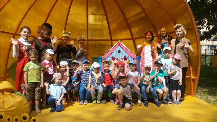 Любовь к искусству с ранних лет: в Чебоксарах продолжается реализация проекта "Театр глазами детей"