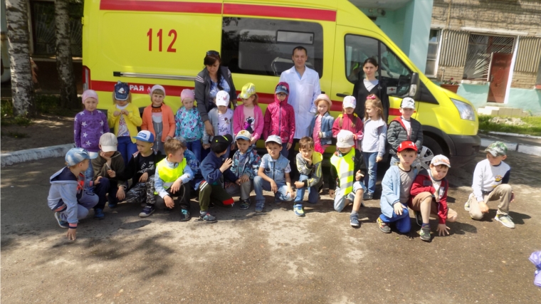 Чебоксарские дошкольники посетили станцию скорой медицинской помощи в рамках городского проекта "Живые уроки"