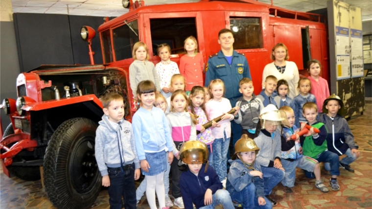 Воспитанники чебоксарского детского сада побывали в гостях в Музее пожарной охраны