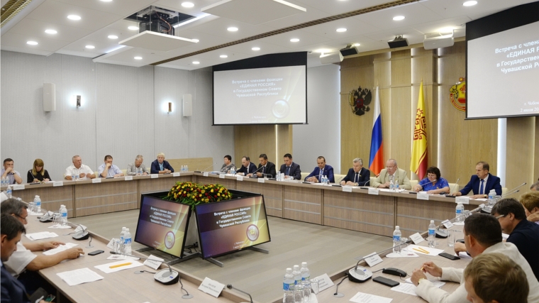 Глава Чувашии Михаил Игнатьев обсудил с депутатами Госсовета Чувашии вопрос о повышении пенсионного возраста