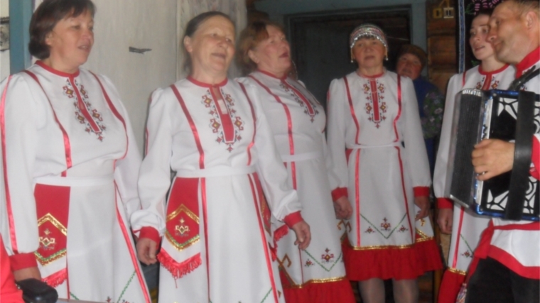 Поздравление со 100-летним юбилеем от работников Староатайского СДК