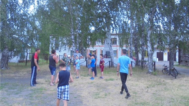 Малокошелеевская сельская библиотека провела акцию в поддержку российского футбола