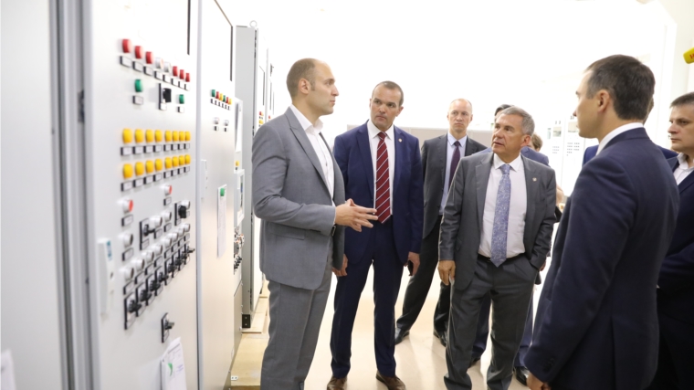 Глава Чувашии и Президент Республики Татарстан посетили ООО НПП «ЭКРА»