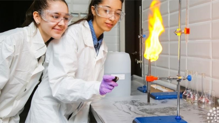 Вниманию школьников: открыт прием заявок на ноябрьскую программу по химии центра «Сириус»