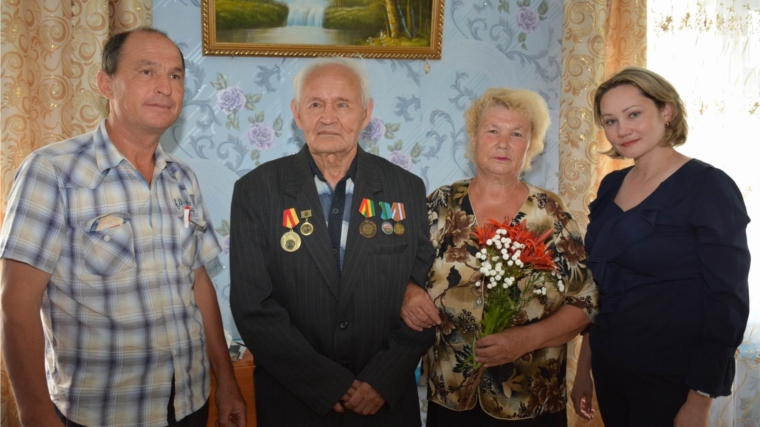 Супругов Скворцовых из Вурманкасинского сельского поселения поздравили с золотой свадьбой