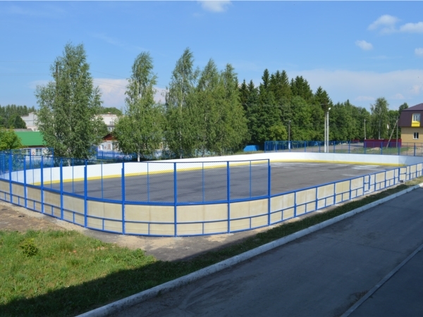 Çĕнĕ хоккей площадки