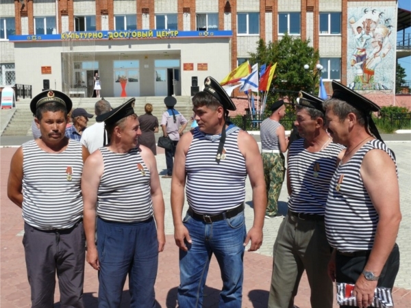Тинĕс çарне юратакансен уявĕ Тинĕс çарне юратакансен уявĕ