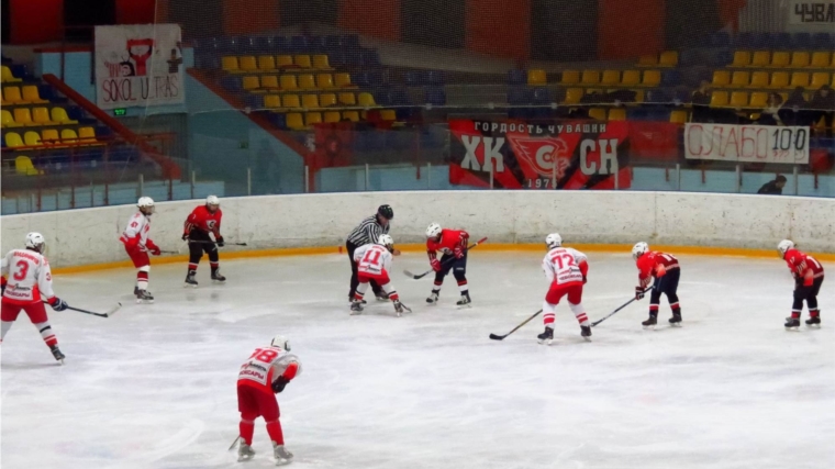 Хоккейная команда «Сокол-2004» провела два товарищеских матча