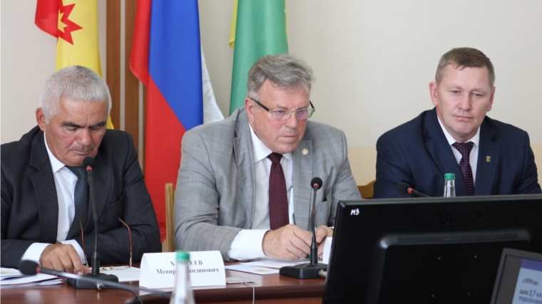 В администрации Шемуршинского района состоялось совещание по итогам социально-экономического развития муниципального района за I полугодие 2018 года и задачам на II полугодие 2018 года