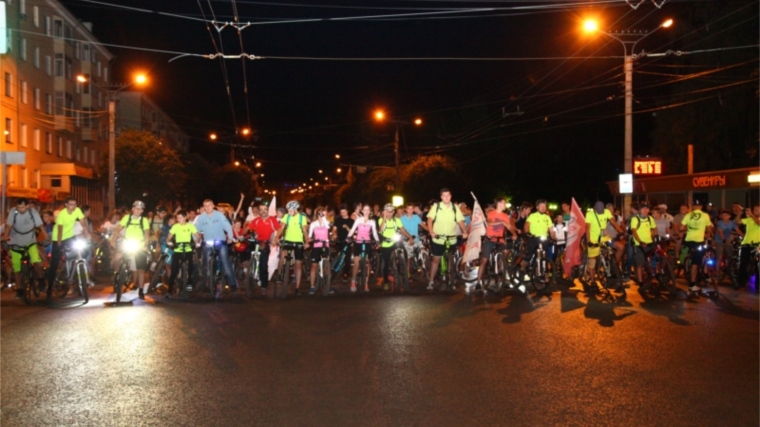 Любители спорта отпразднуют День города Чебоксары ночным велопробегом