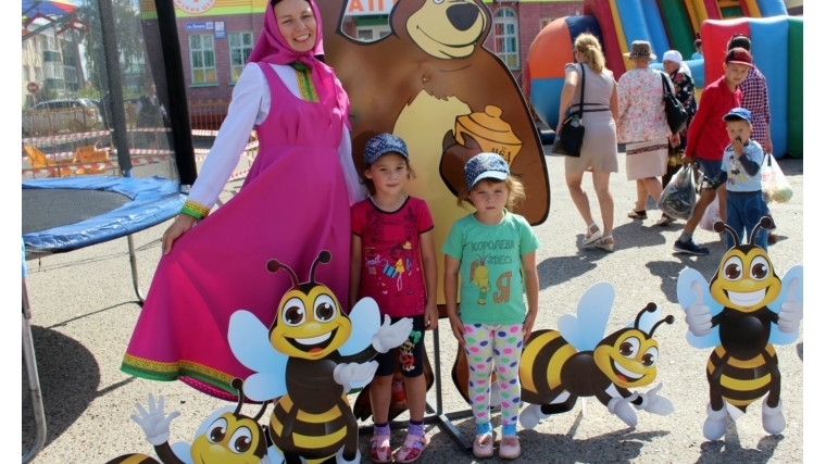 Детская развлекательная программа «Страна Пчеляндия» на районном празднике меда «Здоровье - на крыльях пчелы»