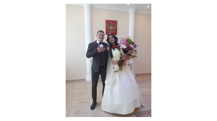 День города: в праздничные выходные в Калининском районе зафиксирован «свадебный бум»