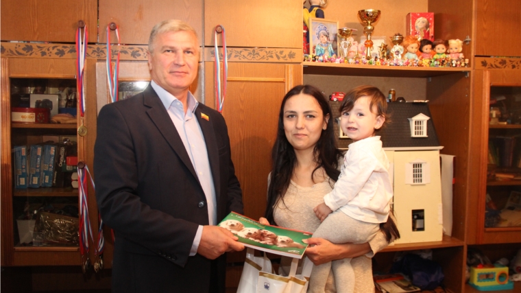 Депутаты Новочебоксарского городского Собрания депутатов принимают участие в акции «Собери ребенка в школу»