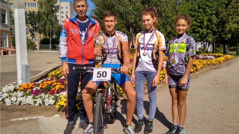 Бронзовым призером первенства России по велоспорту стал Никита Уляндин