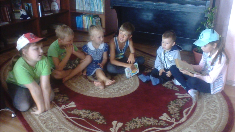 Завершилось лето - поздравляем активных читателей Торханской сельской библиотеки!