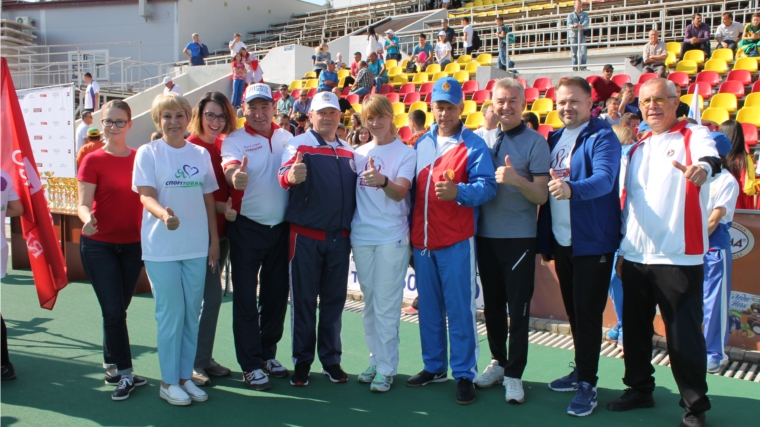 В Чебоксарах состоялся 80-й юбилейный легкоатлетический эстафетный пробег на призы газеты «Советская Чувашия»
