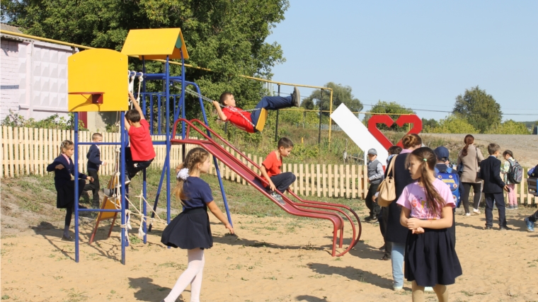 В с. Калинино Вурнарского района открыли новую площадку для детей