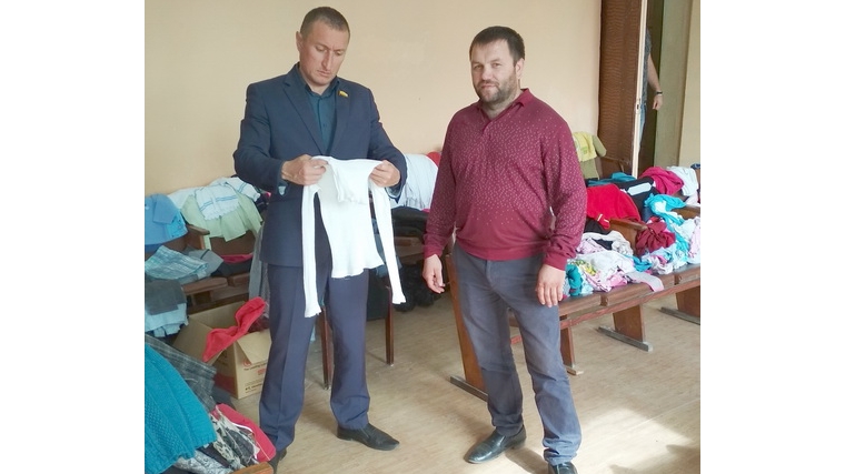 Александр Андреев посетил пункт по сбору и выдаче вещей, бывших в употреблении, в городе Шумерле