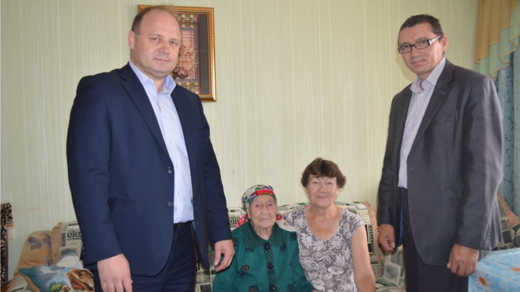 95-летний юбилей отмечает труженик тыла, ветеран труда, жительница Красноармейского района Титова Анна Ивановна