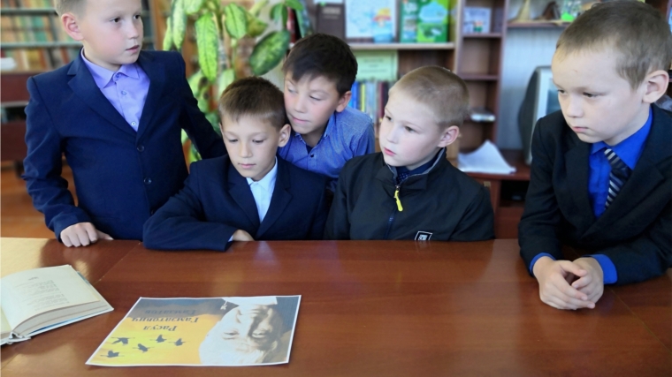 Читатели Моргаушской центральной районной детской библиотеки присоединились к республиканской акции «Чувашия читает Гамзатова»