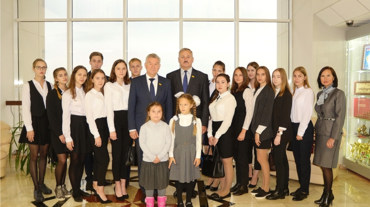 Состоялась экскурсия школьников в Государственный Совет Чувашской Республики
