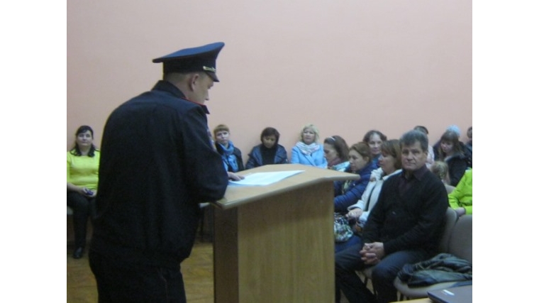 Московский район: участковые полицейские провели отчетную встречу с населением