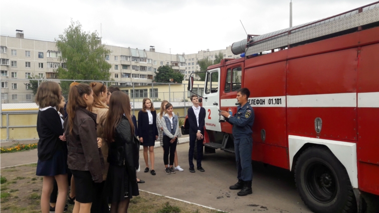 В Чебоксарах завершился месячник пожарной безопасности в образовательных учреждениях