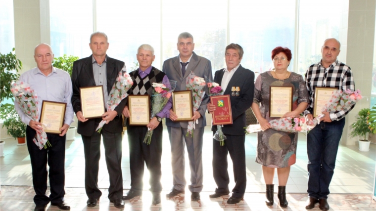 Работников «Химпрома» наградили за успехи в труде