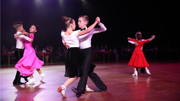 Михаил Игнатьев посетил соревнования открытого чемпионата и первенства Чувашской Республики по танцевальному спорту