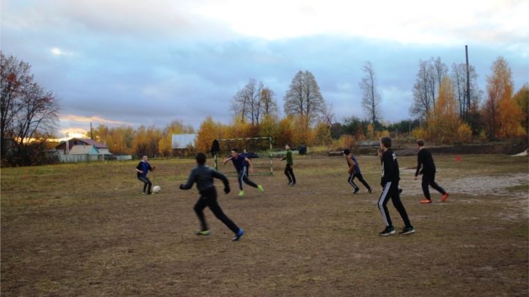 Футбольный матч между командами «Кубасы» и «Юнга»