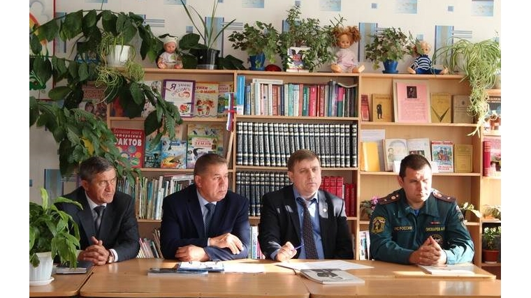 Министр Михаил Анисимов встретился с жителями Цивильского района