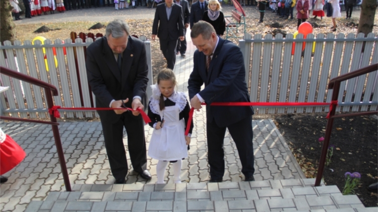 В Шемуршинском районе состоялась торжественная церемония открытия нового модульного ФАПа