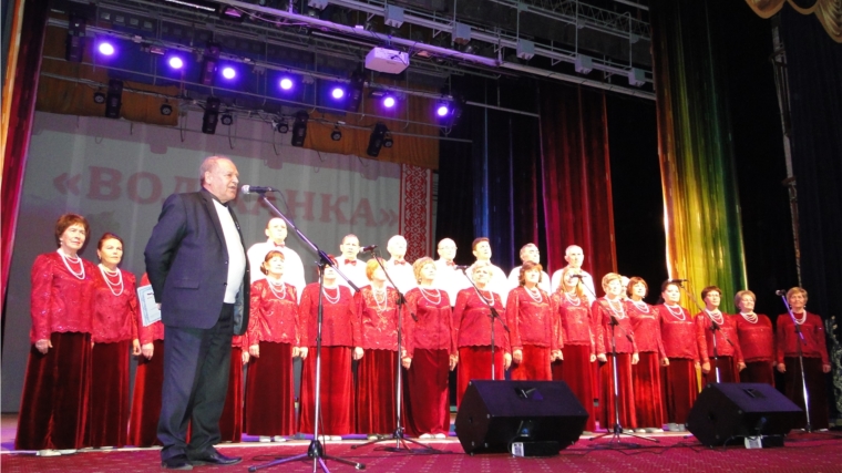 В ДК «Салют» прошел юбилейный концерт народного хора ветеранов «Волжанка»