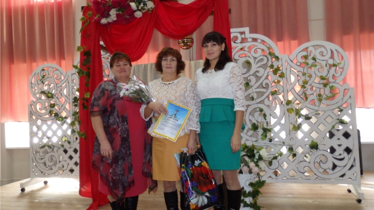 Елена Ефимовна на традиционном районном фестивале «Восславим женщину», посвящённый всемирному Дню сельских женщин