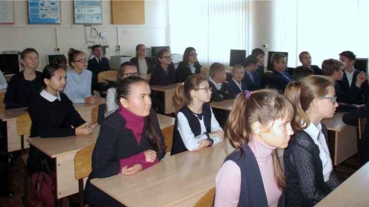 В Москакасинской СОШ для учащихся старших классов был организован кинопоказ полнометражного документального фильма "Лев Яшин-номер один" и " Мое чувашское дело"