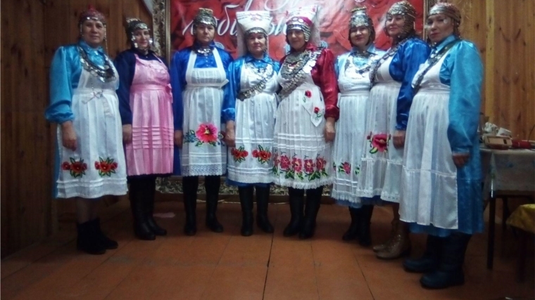 В Старошемуршинском сельском клубе в честь Дня народного единства провели старинный обрядовый праздник низовых чувашей «Улах сари»