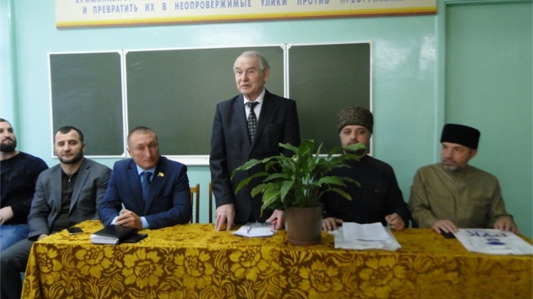 Александр Андреев принял участие во встрече с делегацией общественности Республики Дагестан в Чебоксарском кооперативном институте