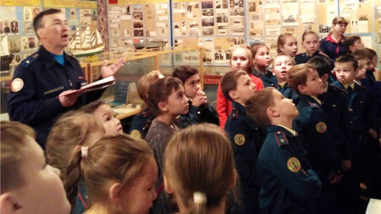 Школьники г. Чебоксары присоединились к праздничной декаде, посвященной Дню основания Российского регулярного флота