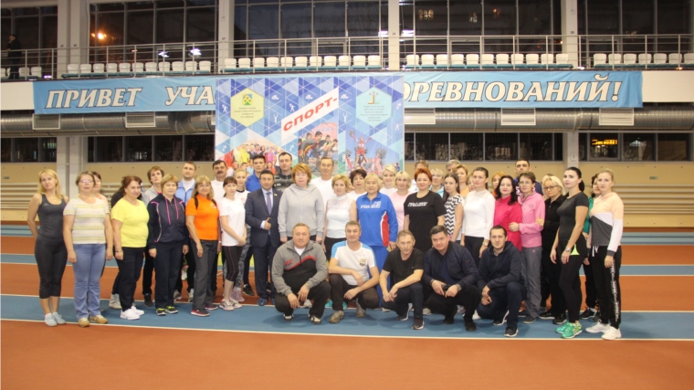 В Новочебоксарске состоялась традиционная легкоатлетическая эстафета, посвященная Дню рождения города