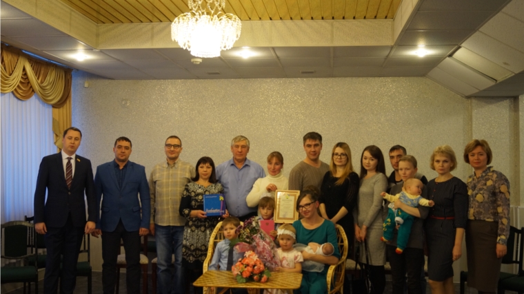 В рамках Дня рождения города в Новочебоксарске чествовали 1000-го ребенка 2018 года