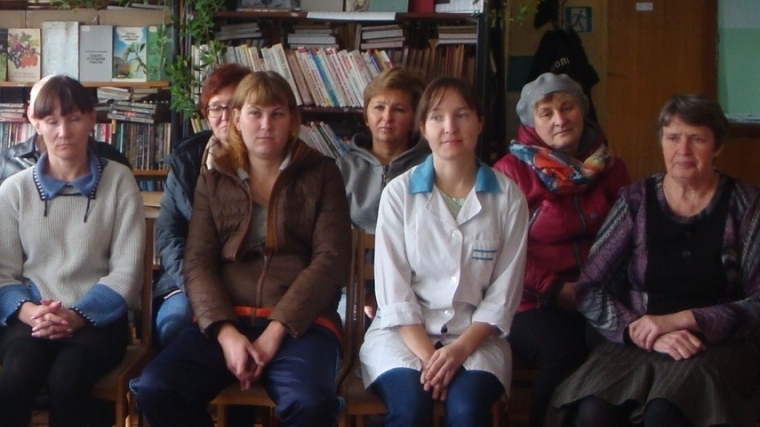 В Русско-Алгашинской сельской библиотеке проведена профилактическая беседа по профилактике табакокурения