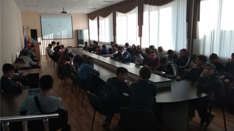 В Единый информационный молодежный день чебоксарским студентам рассказали об интернет-проекте «Открытый город» и стипендии за творческую устремленность