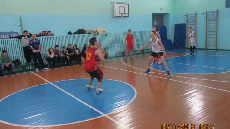 В Калининском районе г.Чебоксары проходит первенство по баскетболу среди школьников