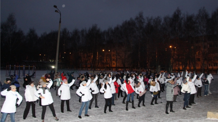 в Новочебоксарске состоялся Единый день зарядки с участием сотрудников медицинских организаций