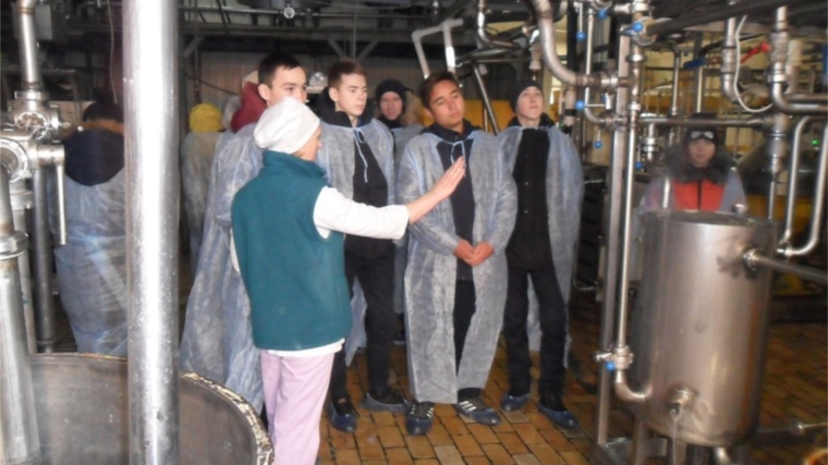 Учащиеся Байдеряковской ООШ посетили Яльчикский маслосырзавод