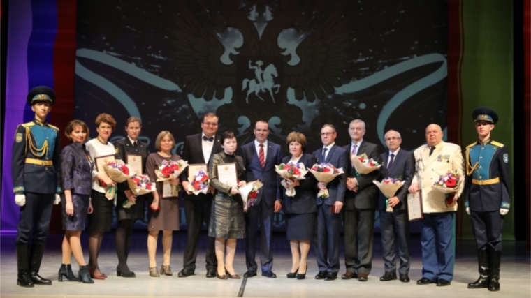Михаил Игнатьев принял участие в торжественном мероприятии, посвященном 25-летию со дня принятия Конституции РФ и Дню юриста
