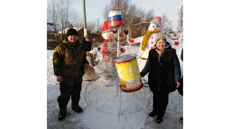 Снеговик с национальным барабаном "Мажор"